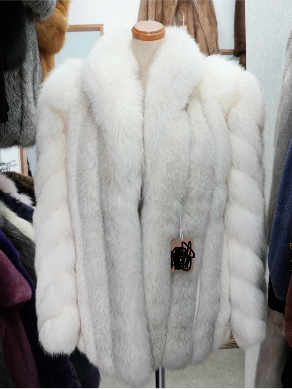 Like New Nordic Fox Fur Coat SAGA FOX